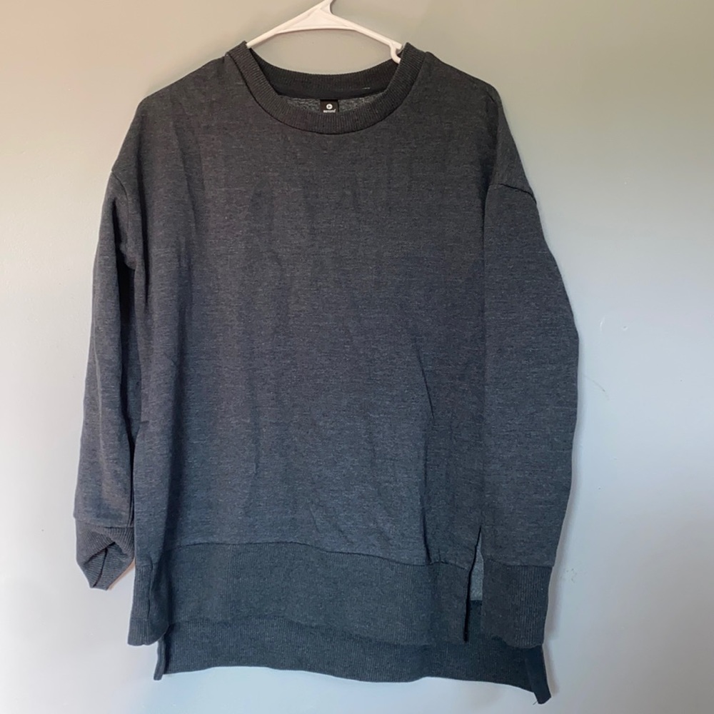 90 degree crewneck